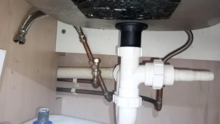 Kitchen sink waste pipework under sink
